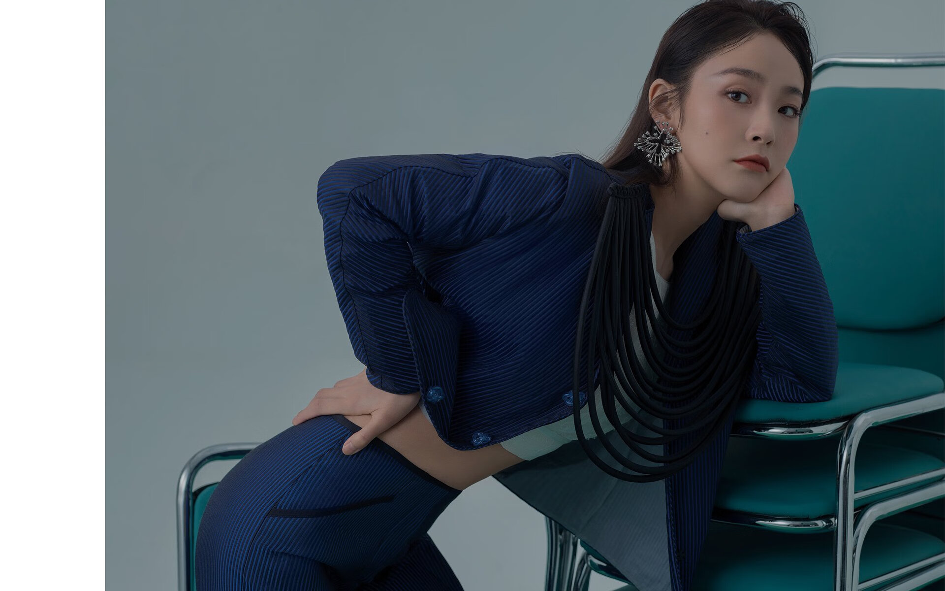 比赛结束后球员自发感谢远征球迷现场气氛感人至深,比赛后的致谢语