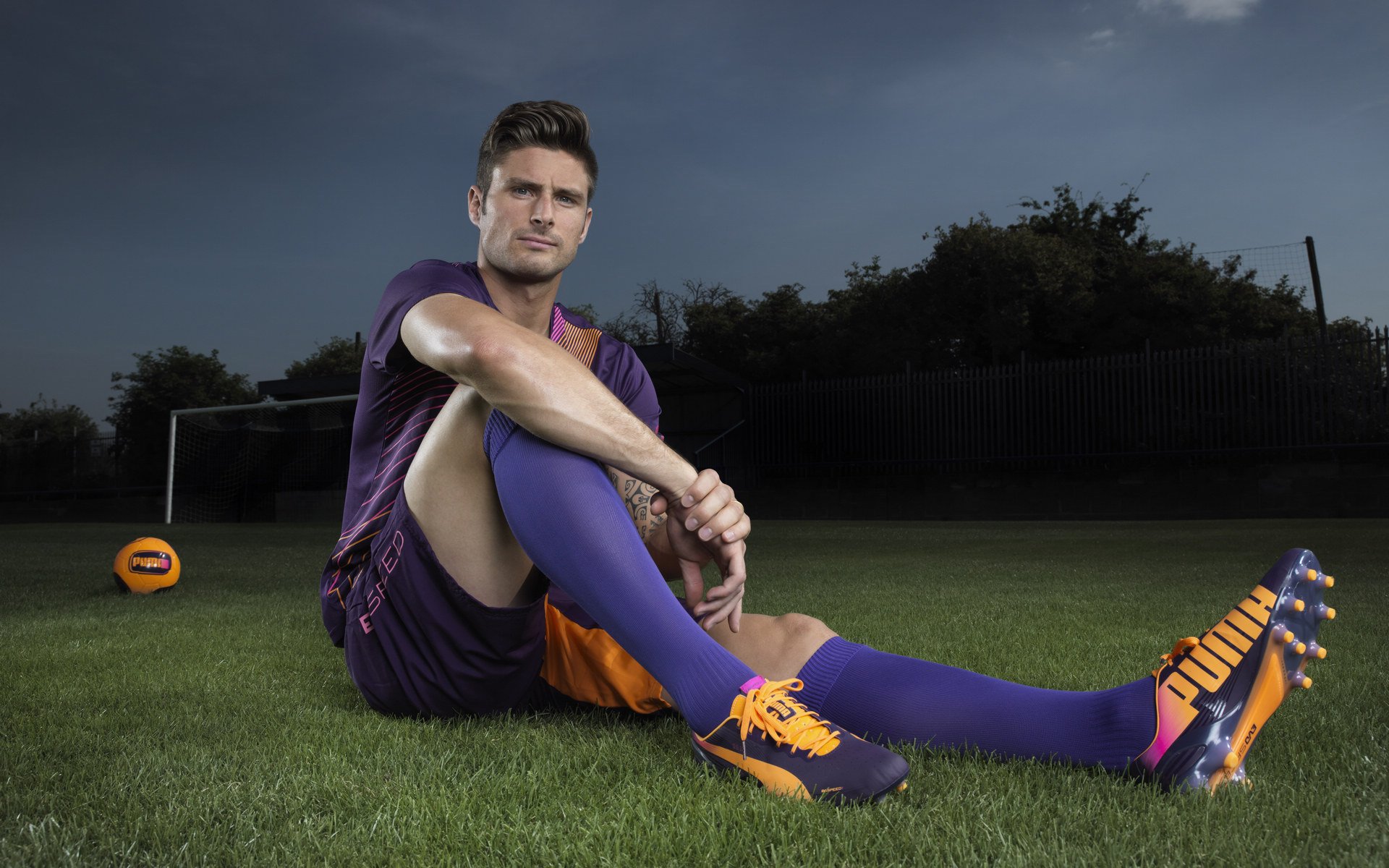 _绿色赛事：倡导环保理念，绿色场地亮相_，绿色环保色彩场景